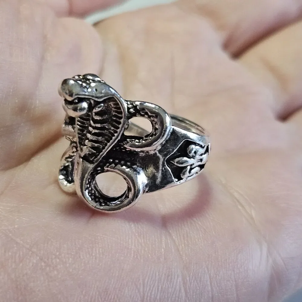 Unbranded this silver